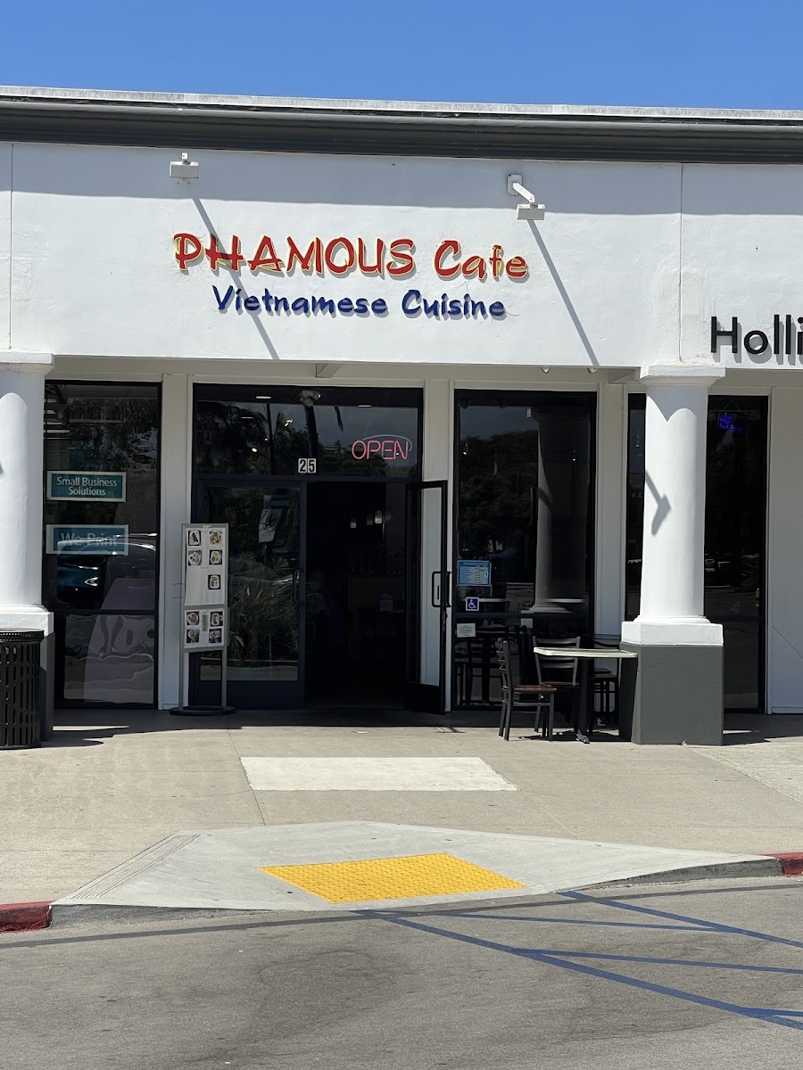 Phamous Cafe